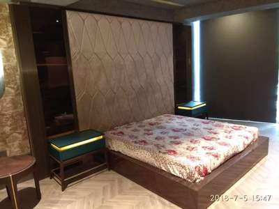 full hight beds 
contact 7011624517