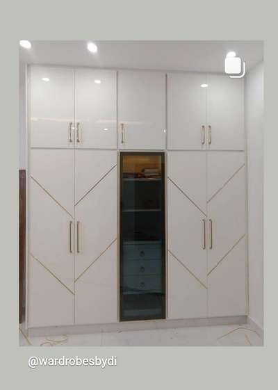 we are manuacturer of all kind of furniture in reasonable rate contact me for wooden work
#4DoorWardrobe #WardrobeIdeas #WardrobeDesigns #furniturefabric #InteriorDesigner #ModernBedMaking #LUXURY_INTERIOR