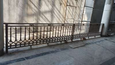 Raj Nagar Ghaziabad
GNB mall 
Railing
weight= 200kg per piece 
 #Railings #maingate