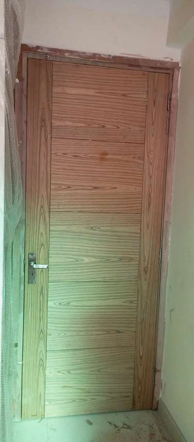 door with vaniar design