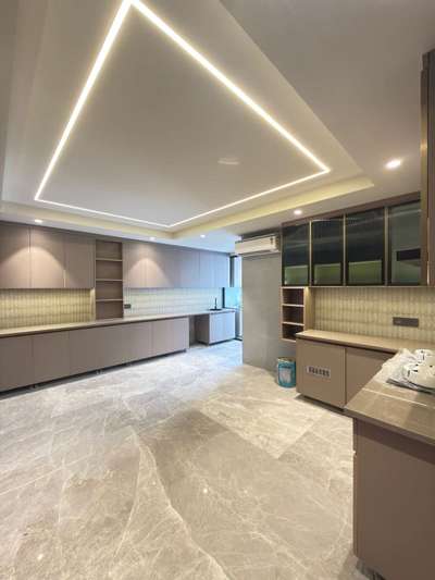 Beautiful modular kitchen design #interiordesign#kitcheninterior#modularplates#kitchenlayout  #vairalvideo  #interior #furniture  #nonfollowersviewers  #fecbookreels