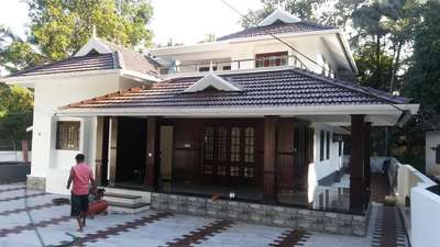 Our Kerala-style abode is nearing completion, blending traditional elegance with modern sophistication. This two-story haven features stunning teak wood accents and a crisp white finish, creating a harmonious balance of heritage and harmony.
.
 #traditionalstylehouse #keralaarchitectures #architecturedesigns #twostoryhouse #NEARCOMPLETION #Palakkad #pattambi #kolopost #Thrissur #keralahomedesignz #keralahomedream