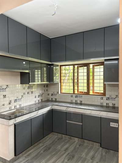 Contact with us
#aluminiuminterior  #aluminiumkitchan  #InteriorDesigner  #budjetfriendly  #WeMakesYourDreams