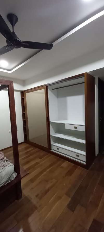 plywood wardrobe, wooden frame Sliding Door
clint JOSHY
site Eranakulam Marina Trivtam Flat