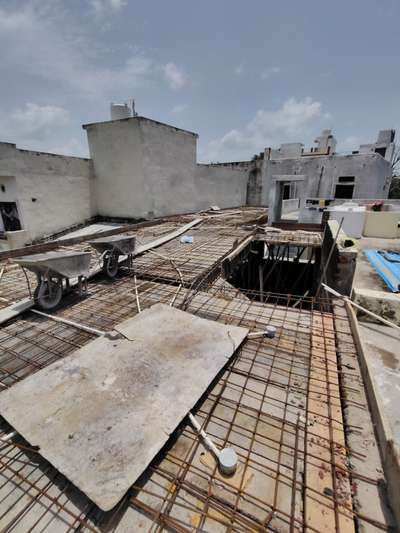 Slab Casting 
#slabdesign #slab #rcc #rccwork #reinforcement #bars #construction #architectural #construction #beam #bracket #rccmember #concrete