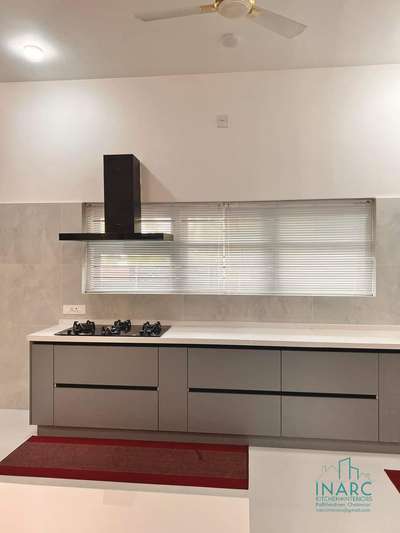 Hash & White combo finished kitchen   #ClosedKitchen  #KitchenIdeas  #LShapeKitchen  #LargeKitchen  #WoodenKitchen  #KitchenRenovation  #KitchenCabinet  #KitchenCeilingDesign  #KitchenInterior  #OpenKitchnen  #KitchenTable  #InteriorDesigner  #BedroomDecor  #WardrobeIdeas  #LivingRoomTVCabinet