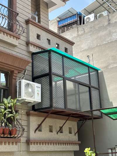 Balcony shade done !!
Balcony space 
Aluminum work
 #BalconyGarden 
 #LargeBalcony 
 #BalconyDecors 
 #SmallBalcony 
 #BalconyDesigns 
 #BalconyIdeas 
 #aluminiumworks 
 #aluminiumbalcony 
 #aluminiumballcony