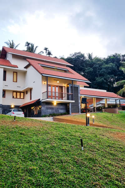 5bhk|5700sqft|traditional|wayanad

client name :Johny TV
location :cheriankolly, wayanad
Area:5700 sqft
completed year:2023


one of the reasons  for our success  is that we listen  to you carefully 🫂 
.
.
 #premiumhouse #architecturedesigns 
#Architectural&Interior #architecture  
#HouseDesigns #twostoryhousekeralaarchitectures #naturefriendlydesign 
#naturelove #keralatourism #Wayanad  #architecturedesigns #Architectural&Interior #mountains #loversofarchitecture  #fullhouseconstruction #frontelevation #hometour #homeconstruction #dreamhome #luxuryhome #5BHKPlans #turnkey #loversofarchitecture