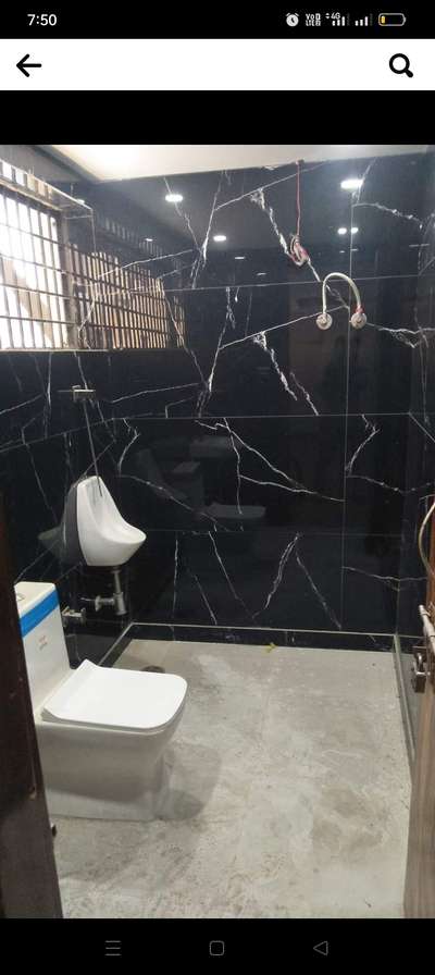 2/4 की टाइल्स लगाई है बाथरूम में₹40 का स्क्वायर फीट