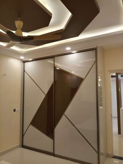 Sliding Wardrobe Designs ✨

✨ Opal Construction & Interior
✨ Contact - 8319099875 

#HouseRenovation #renovations #InteriorDesigner #KitchenInterior #WalkInWardrobe #MasterBedroom #BedroomDecor #KingsizeBedroom  #4DoorWardrobe  #WardrobeIdeas