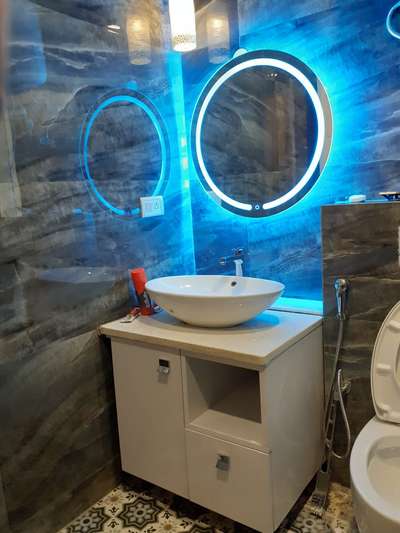 #Washroom  #washroomdesign  #washbasinDesign  #vanity  #backlitmirror  #moderndesign  #dreamzcreatorz