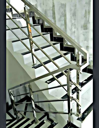 Steel Handrail ( Railing) 
Call 8770076499

 #StainlessSteelBalconyRailing 
#InteriorDesigner #SteelStaircase #TATA_STEEL #steelrailing #3DPlans #HomeDecor #trendingdesign #RoofingIdeas #steelwood #toptags