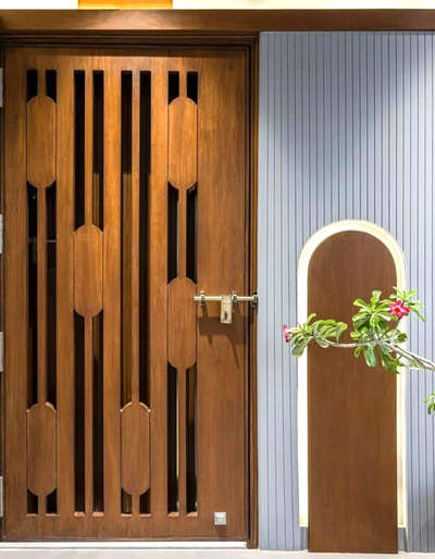 #maingate  #TeakWoodDoors #cpteak #FrontDoor #TeakWoodDoors 
Call. 95dobal Two 00three six 00