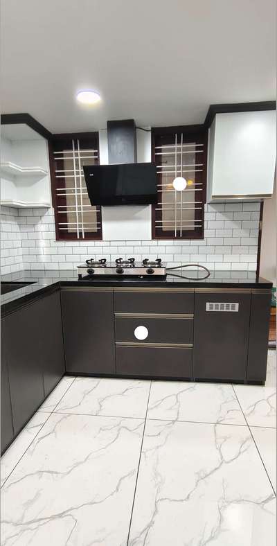 *kitchen*
aluminium kitchen