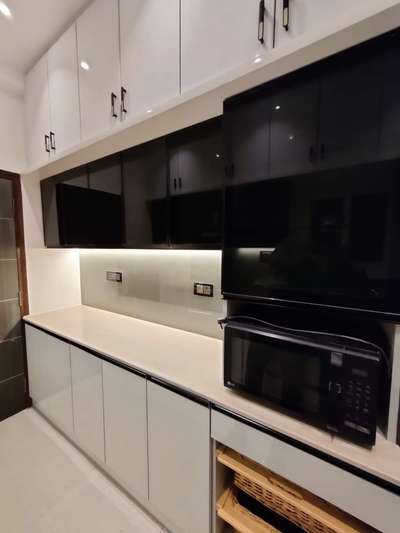 #parallelkitchen #fullyloaded  #ModularKitchen  #moderndesign  #awesome  #loftunit  #KitchenCabinet