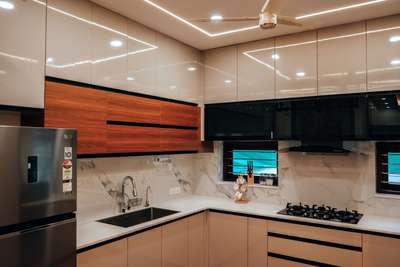 #ModularKitchen #LargeKitchen #KitchenIdeas #kitchendesign #KitchenRenovation #KitchenInterior #interiordesign  #Modularfurniture