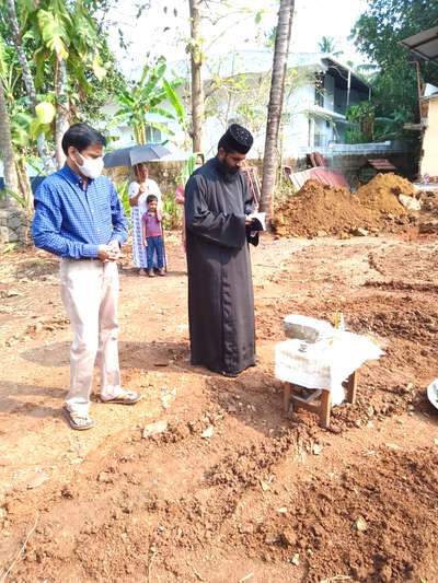 പുതിയ വർക്ക്‌ ന് കല്ലിടൽ കർമ്മം നിർവഹിക്കുന്നു.

 #keralahomedesignz #keralahomeplans #keralahomeinterior