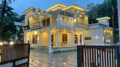 Mr.bava’s residence @omanoor
 total area :  2600 sqrft 
 Budget     :      60 lack
plot area.  :      11 cent
