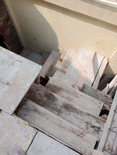 step stair 
#indorecity #indorecivilservices #indoreproperty #thekedar #building #builder #civilcontractors #elevation #frontelevation #home #cunstruction #construction #contractor #structure #civilcontractors #civilconstruction #civilengineering #engineering #indore #stair #stepstairs #gina #plaster #mason #mason #SmallHouse
