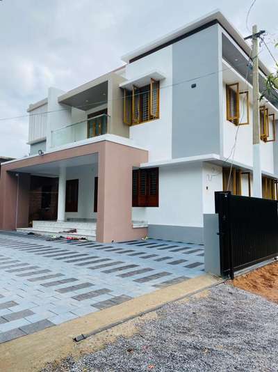 Finished Project at Uppala, Kasaragod, 4 bed room, 2500sqft, Contemporary home design, for more details cont: 8129143597