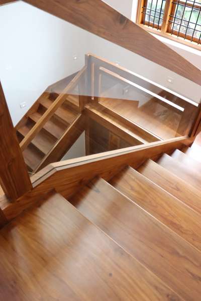 stair with courtyard
contact - 8078219684