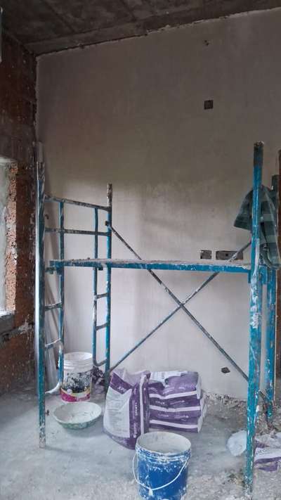 Gypsum wall plastering