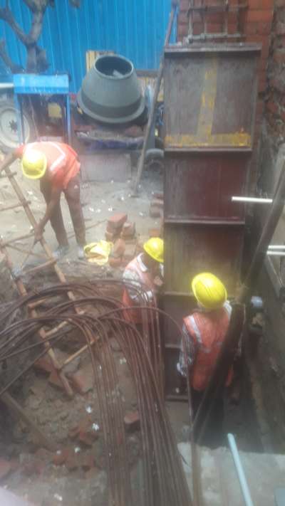 muje 2 masson 2 lebour, 2 electrican, 2 plumber , 2 steel fixer cahiye salery base par kam accha aana cahiye. salery acchi milegi. muje whats aap par contact kare +919950772130