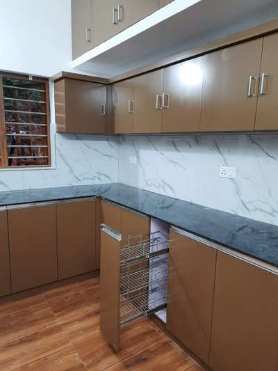 multiwood kitchen with pu painting price = 140000/-
