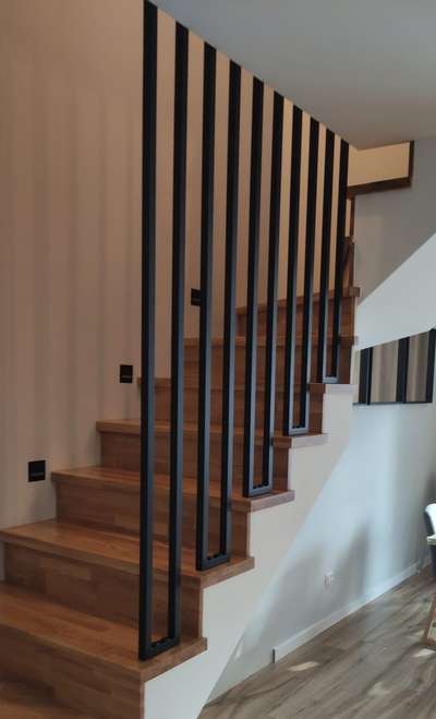 Staircase 



 #StaircaseDecors  #GlassHandRailStaircase  #handrails  #NEW_PATTERN  #trendingdesign  #newsite