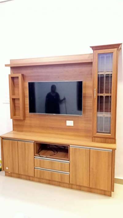 Aluminium tv unit &wash area