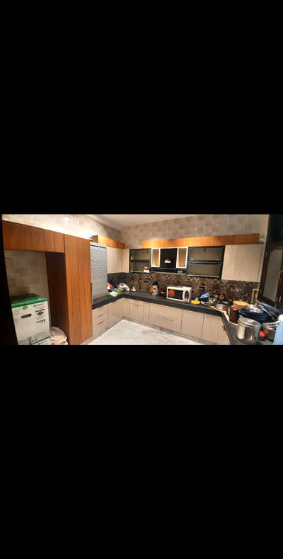 Kitchen done in Shivaji Park #KitchenDesigns #InteriorDesigner  #pololiving
 #ModularKitchen  #luxurydesign