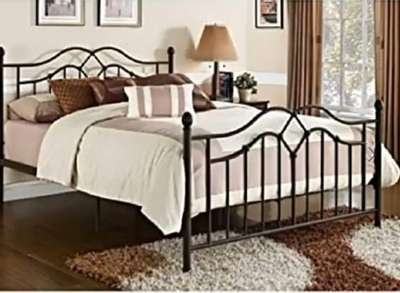 *Fancy Iron Bed King size *
Fancy Iron Bed King size with Iron material with Powder coating . Size 80" x 60" x 32" .