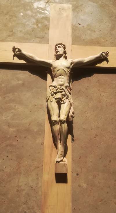 Jesus with cross
H 54xw28 inches
Wood kumizh
Contact no 9048878350