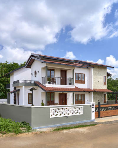 #Nalukettu  #TraditionalHouse  #life-long  #waterbody
