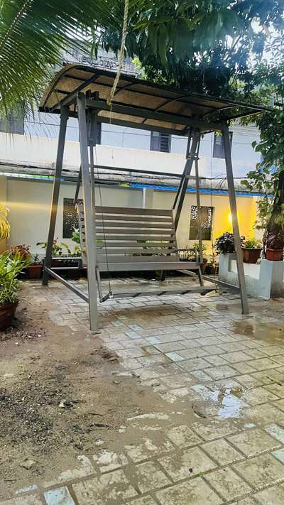 outdoor swing
DM or call +91 9037108970
 #Outdoorfurnitures  #metalfunitures