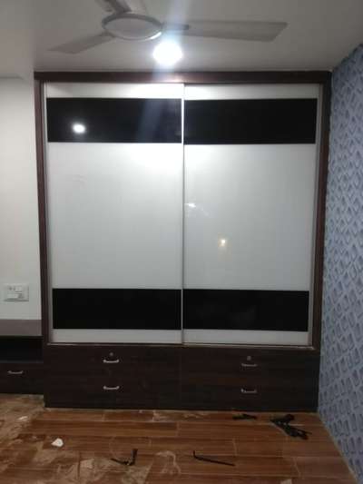 glass profile 700 par sqft