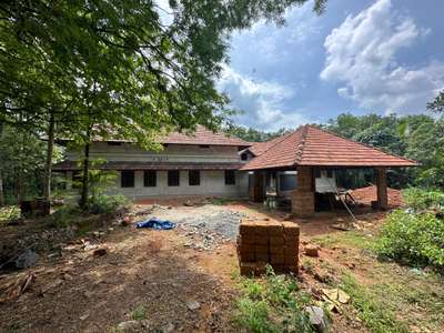 4500 SqFt Traditional style    
#NALAKATH  #TraditionalHouse  #traditionaldesign  #traditionalstylehouse  #keralatraditionalmural  #keralahomestyle  #nadumuttam  #nalukettuarchitecturestyle  #nalukettuveedu  #nalukettuhouseplan  #nalukettveddu  #nalukkett