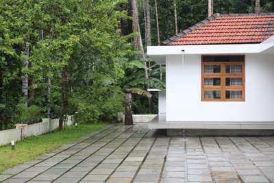 #KeralaStyleHouse #keraladesigns #Kottayam #HouseDesigns #ElevationDesign #LandscapeIdeas #LandscapeGarden #LandscapeDesign #ContemporaryHouse #tropicaldesign