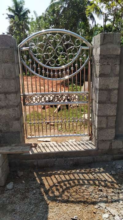 Stainless steel gate.  We are stainless steel furniture manufacturers so we can take custom and bulk orders . 

Marhabah stainless steel industry
Perinjanam, Thrissur 

#stainless #steel #gate #furnitures #home #Designs