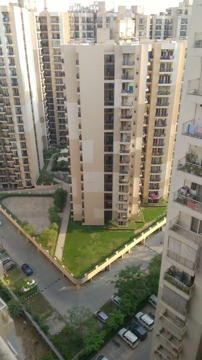 Noida building work