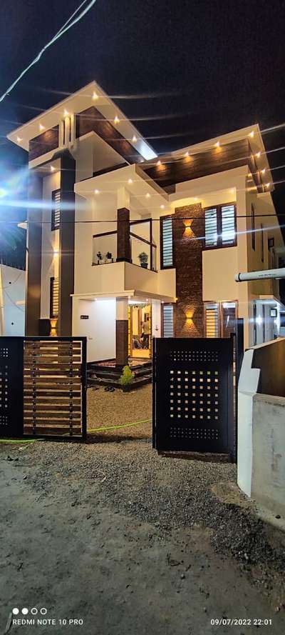 site-Trivandrum 
#homedesigne #homepainting #SmallHouse