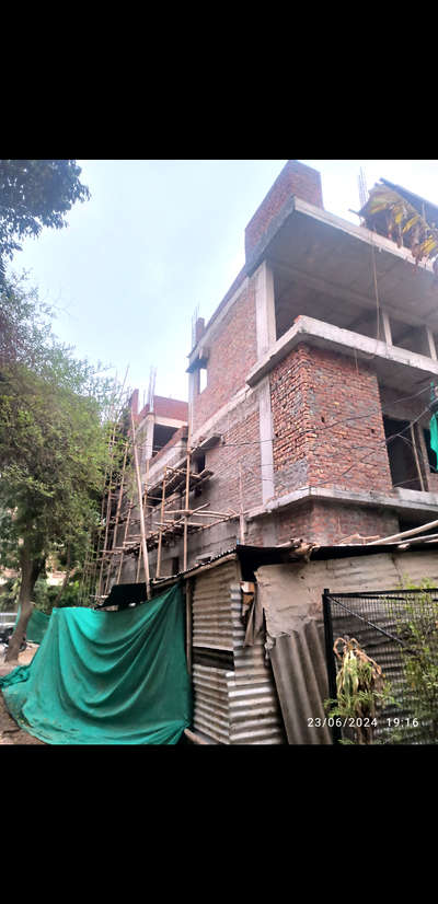 side elevation work in progress... 
project- G+2, duplex residential.. 

#Dkonstructions #aapkagharhumbanayenge #gurgaon #ElevationDesign #Designs #residentialproject