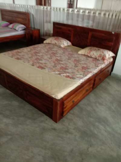 solid seasam  wooden  police guarantee export quality order pe taiyar Kiya jata hai mob .9024095791