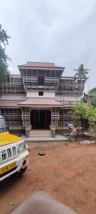 #koothambalam #nalukettu#charupadi#kedala traditional home #charupadi
