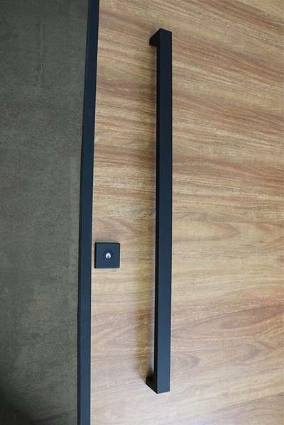#Door pull handles
#material : Galvanized Iron
# Material size : 40mm*20mm
# Length : 12,18,24,30,36,48 ( customized )
Finish : Matt black
mob : 7012775117