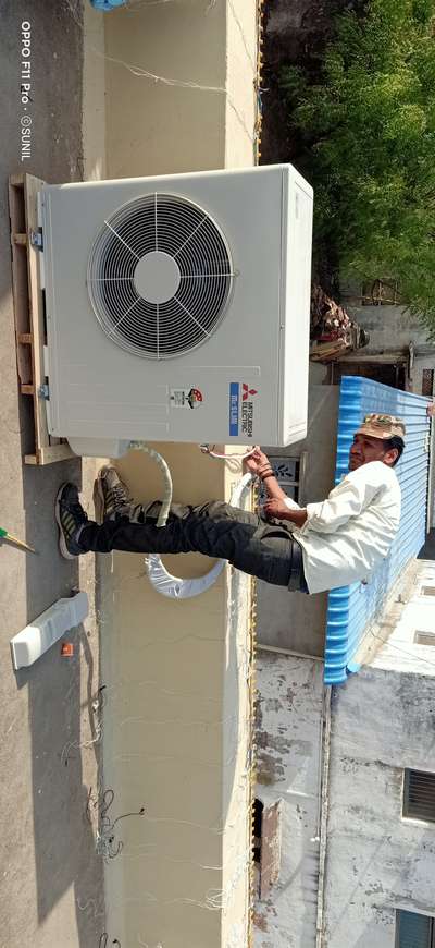 *split ac installation *
ac installation gas guarantee 3 month of installation and life time warnty of service