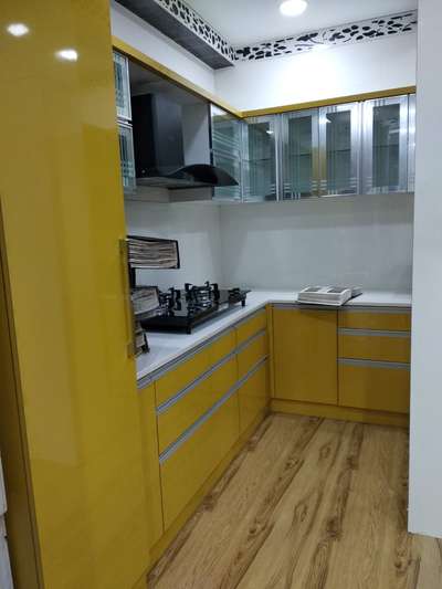 कारपेंटर के लिए मुझे कॉल करें: 99 272 88882
Contact: For Kitchen & Cupboards Work
I work only in labour rate carpenter available