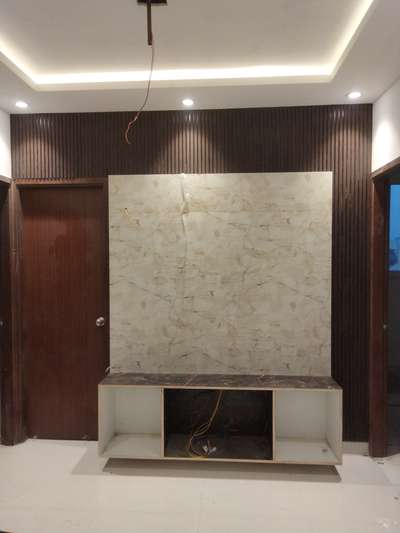 tv unit
call 9899297736