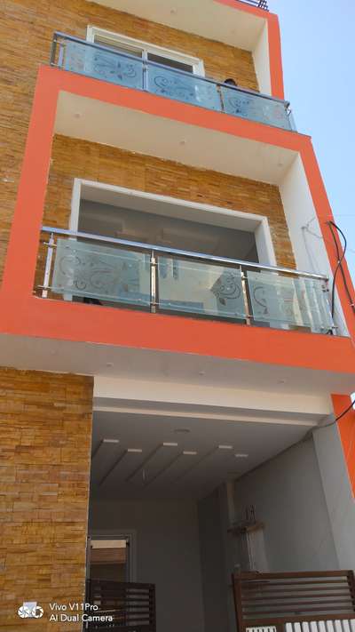 glass balcony 👌👌👌
#GlassBalconyRailing #GlassHandRailStaircase #GlassStaircase #BalconyDesigns