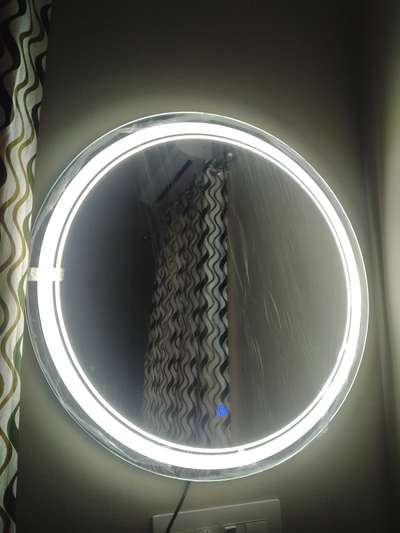 Sanze mirror lights mob +918089841359
Price 3²feet -3000
4²feet - 3800
5²feet - 4500
6²feet -5100 
 #LED_Sensor_Mirror 
 #makeupstudio 
 #Washroom 
 #washbasinDesign